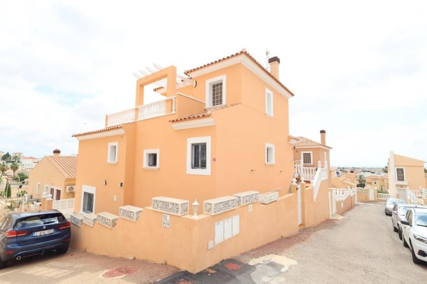 Resale - Villa -
San Miguel - Las filipinas