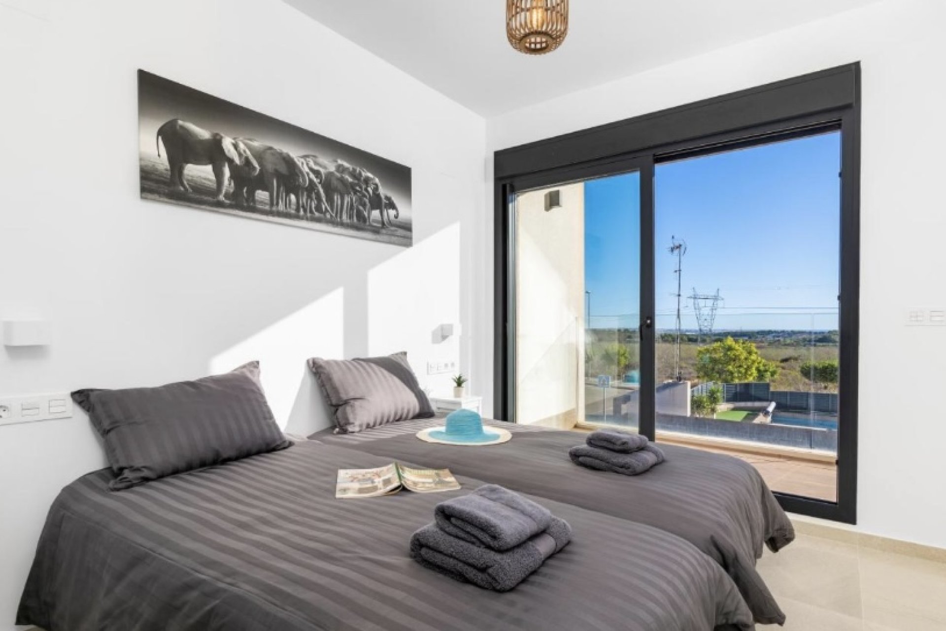 Resale - Villa -
San Miguel - San Miguel de Salinas