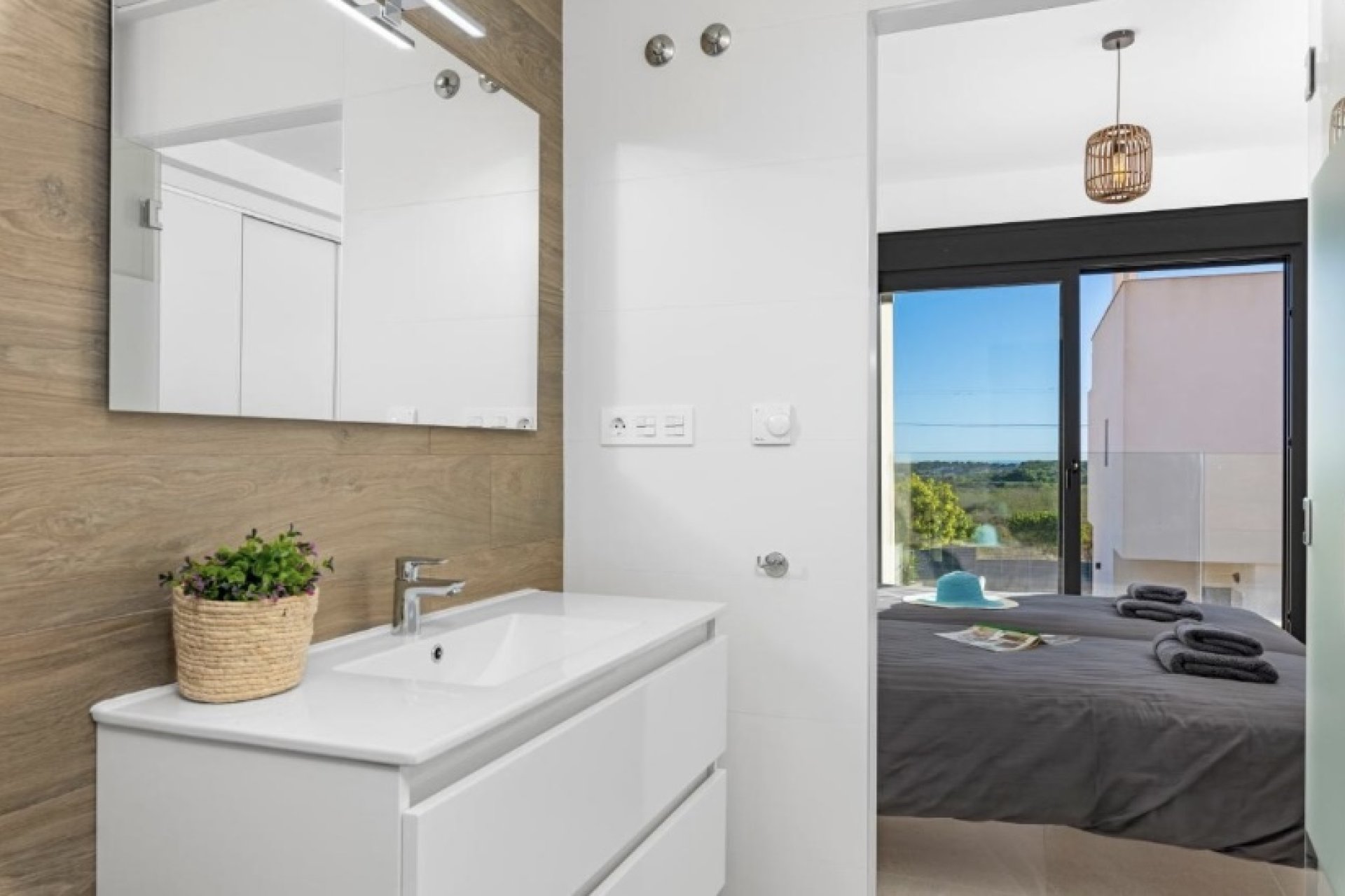 Resale - Villa -
San Miguel - San Miguel de Salinas