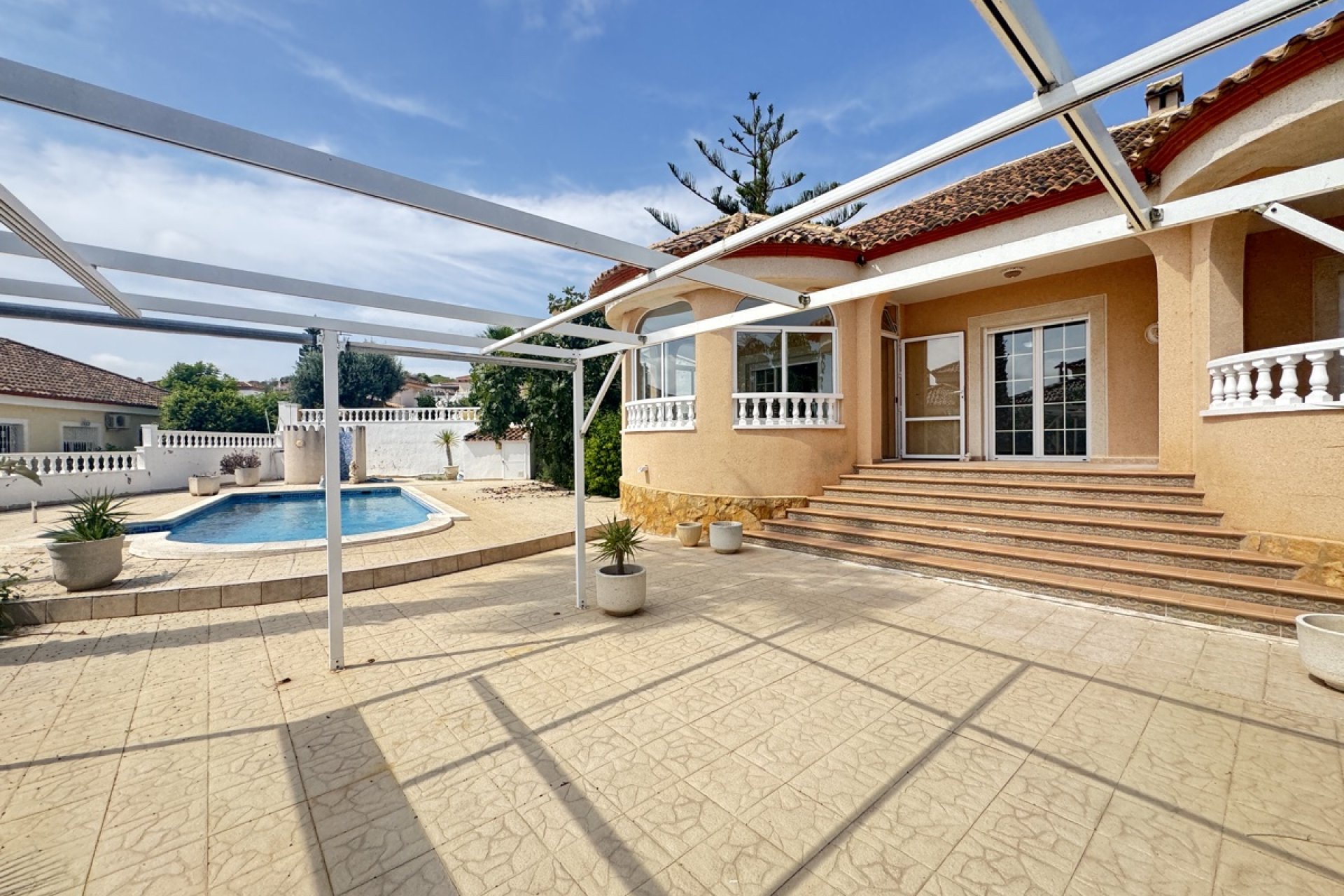 Resale - Villa -
San Miguel - San Miguel de Salinas