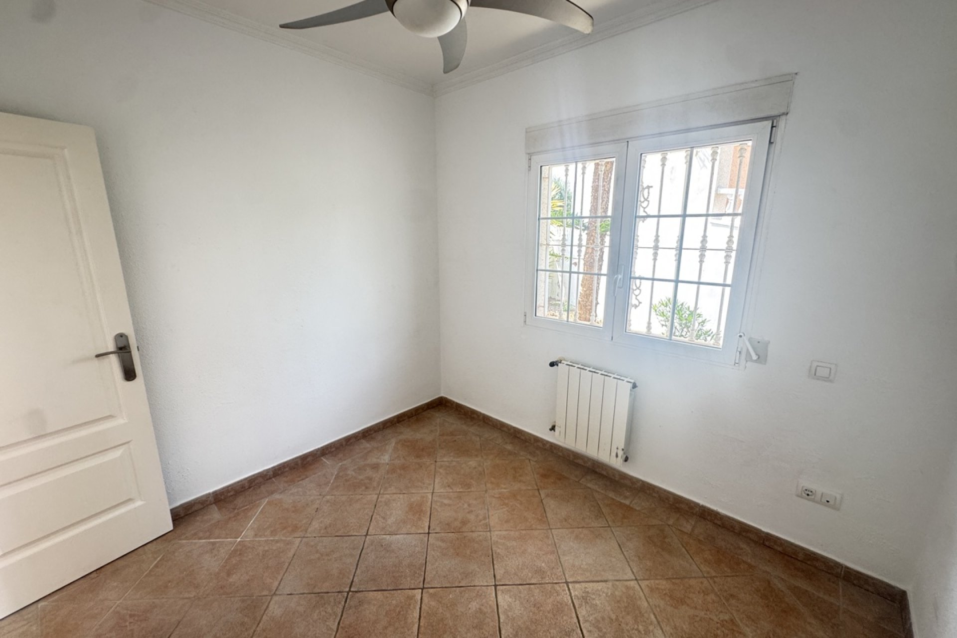 Resale - Villa -
San Miguel - San Miguel de Salinas