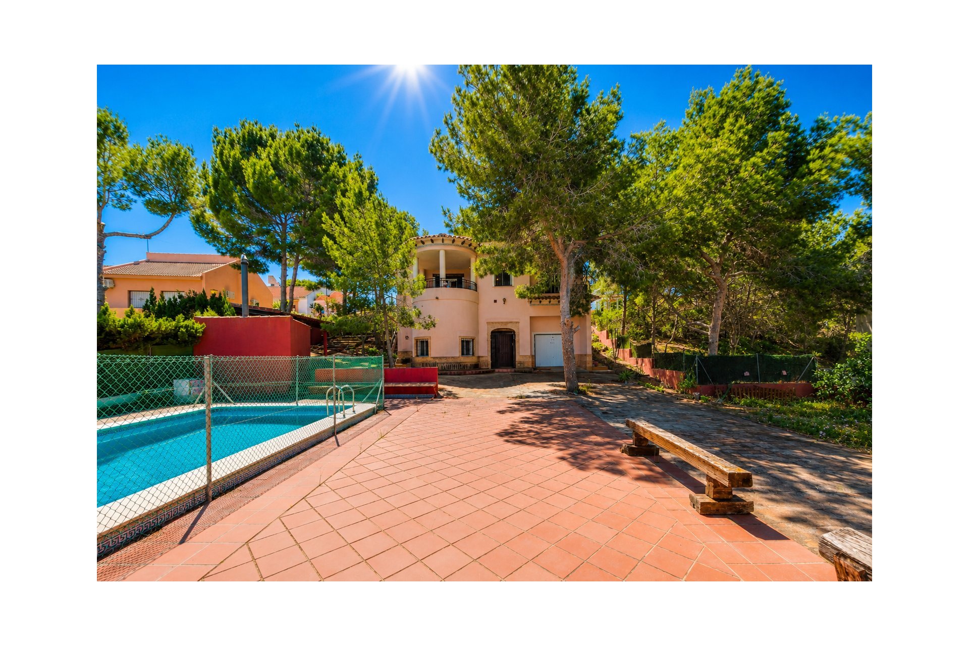 Resale - Villa -
San Miguel - San Miguel de Salinas