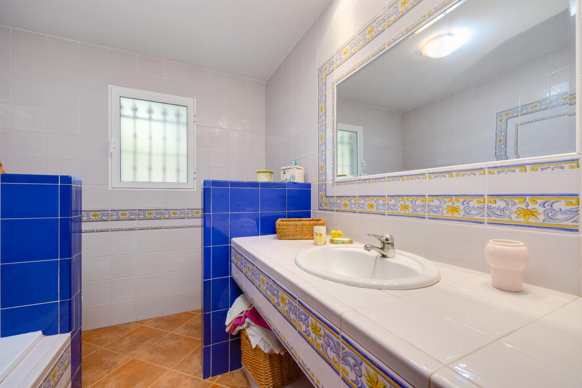 Resale - Villa -
San Miguel - San Miguel de Salinas