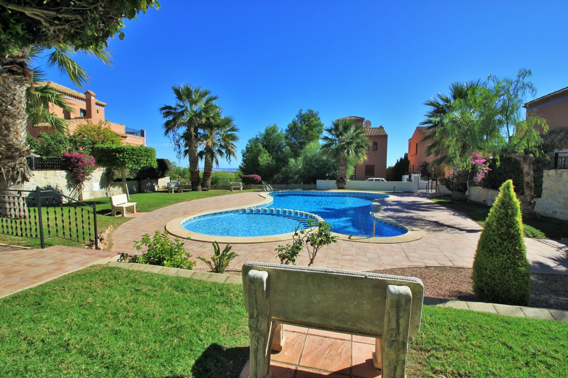 Resale - Villa -
San Miguel - San Miguel de Salinas