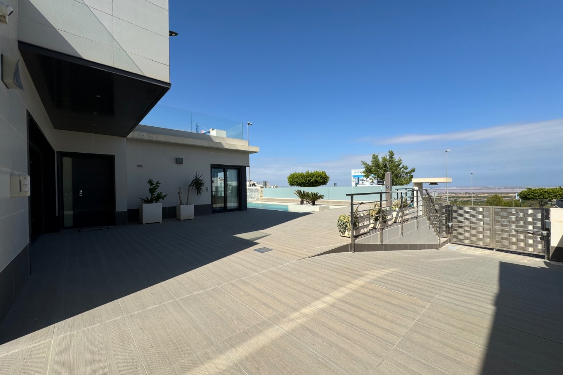 Resale - Villa -
San Miguel - San Miguel Salinas