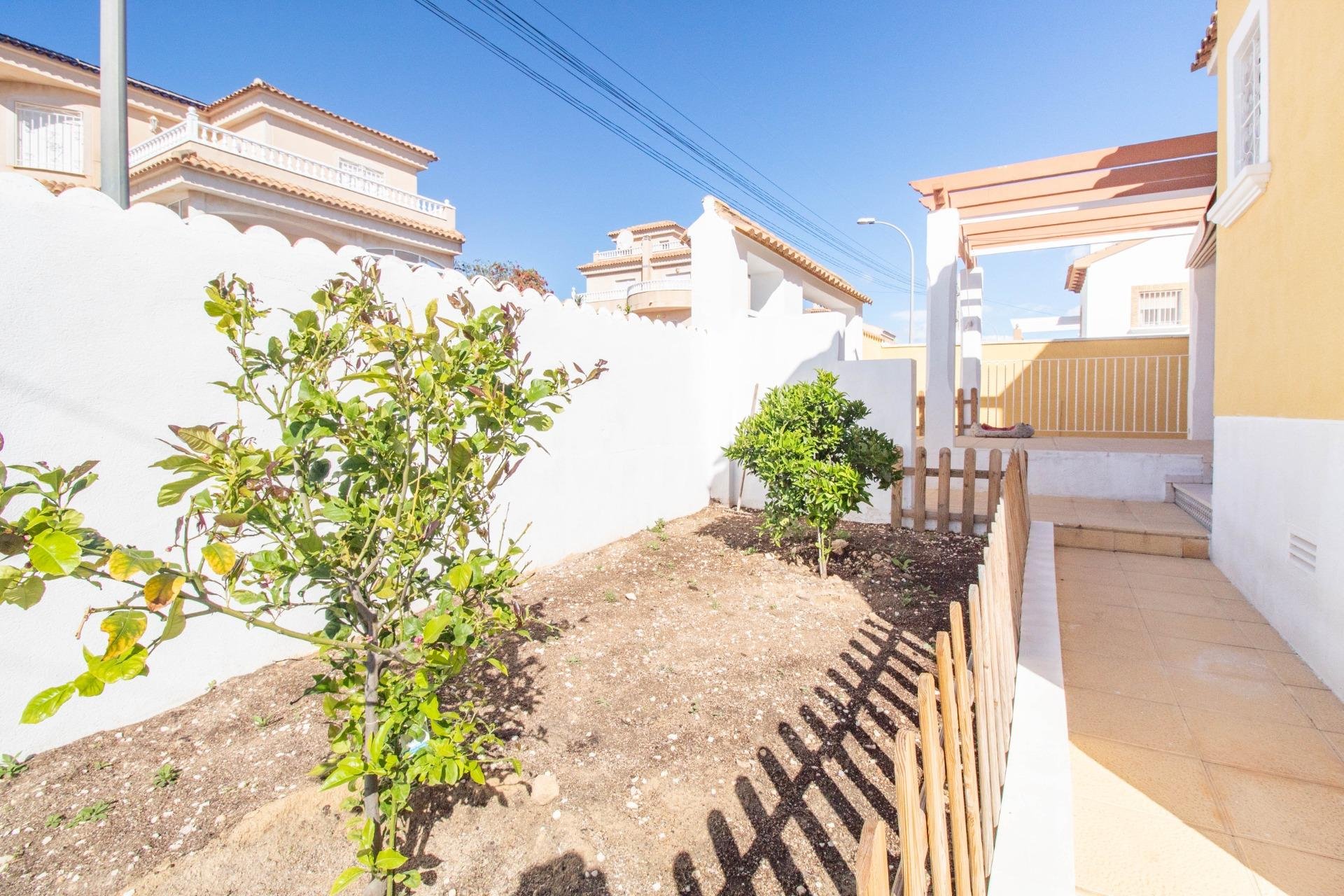 Resale - Villa -
San Miguel - Villamartín