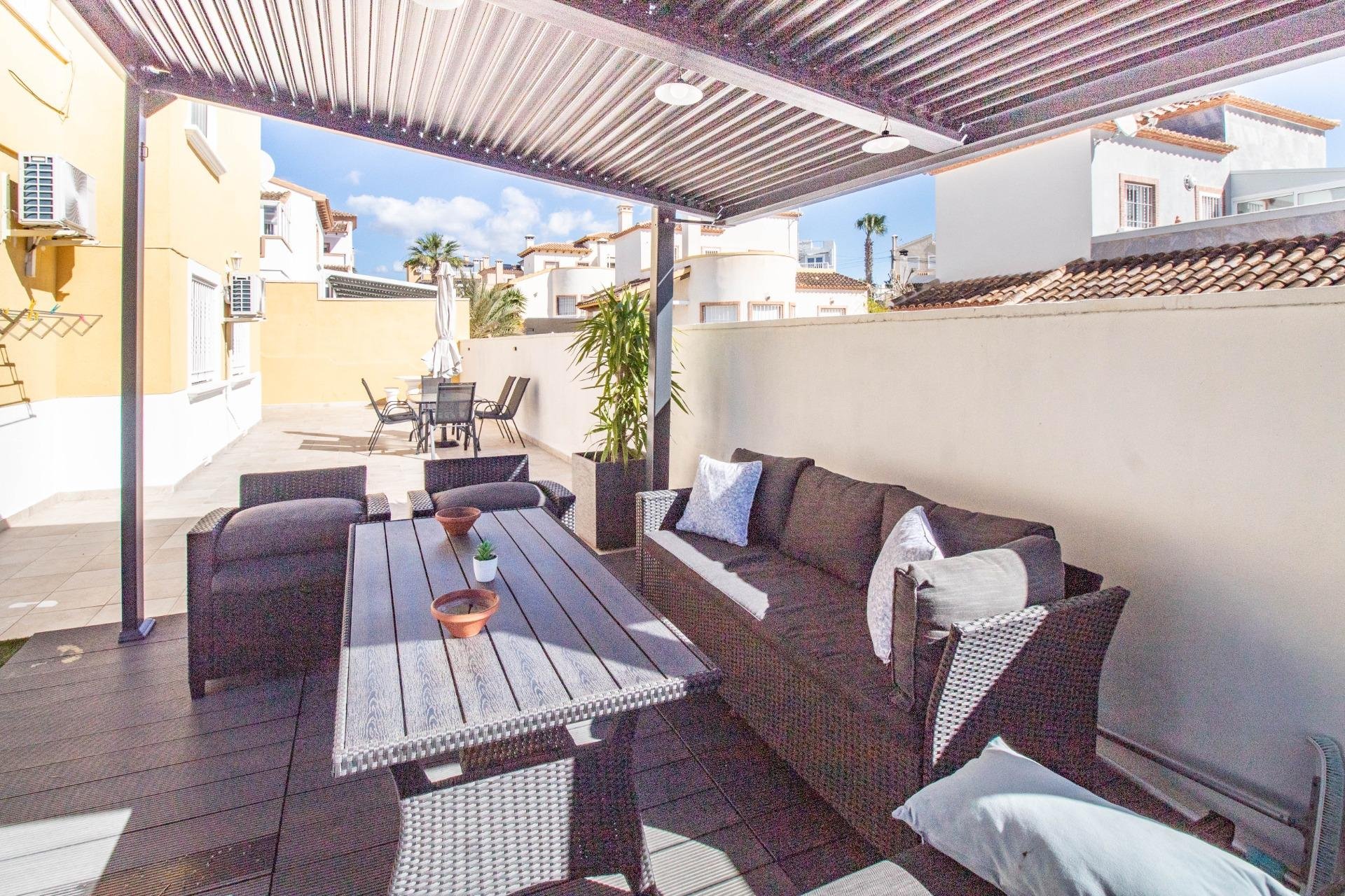 Resale - Villa -
San Miguel - Villamartín