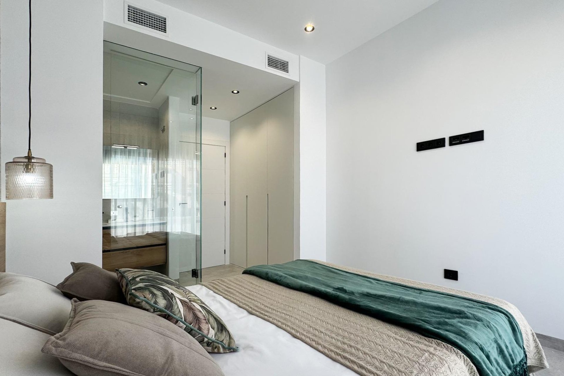 Resale - Villa -
San Miguel - Villamartín