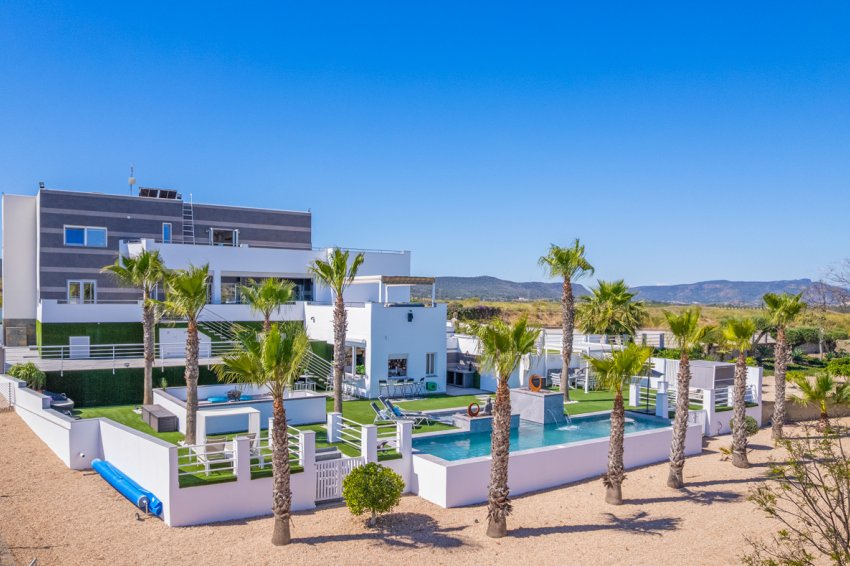 Resale - Villa -
Torremendo