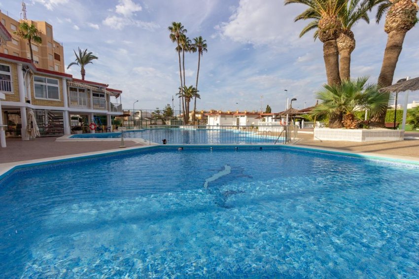 Resale - Villa -
Torrevieja - Aguas nuevas 1