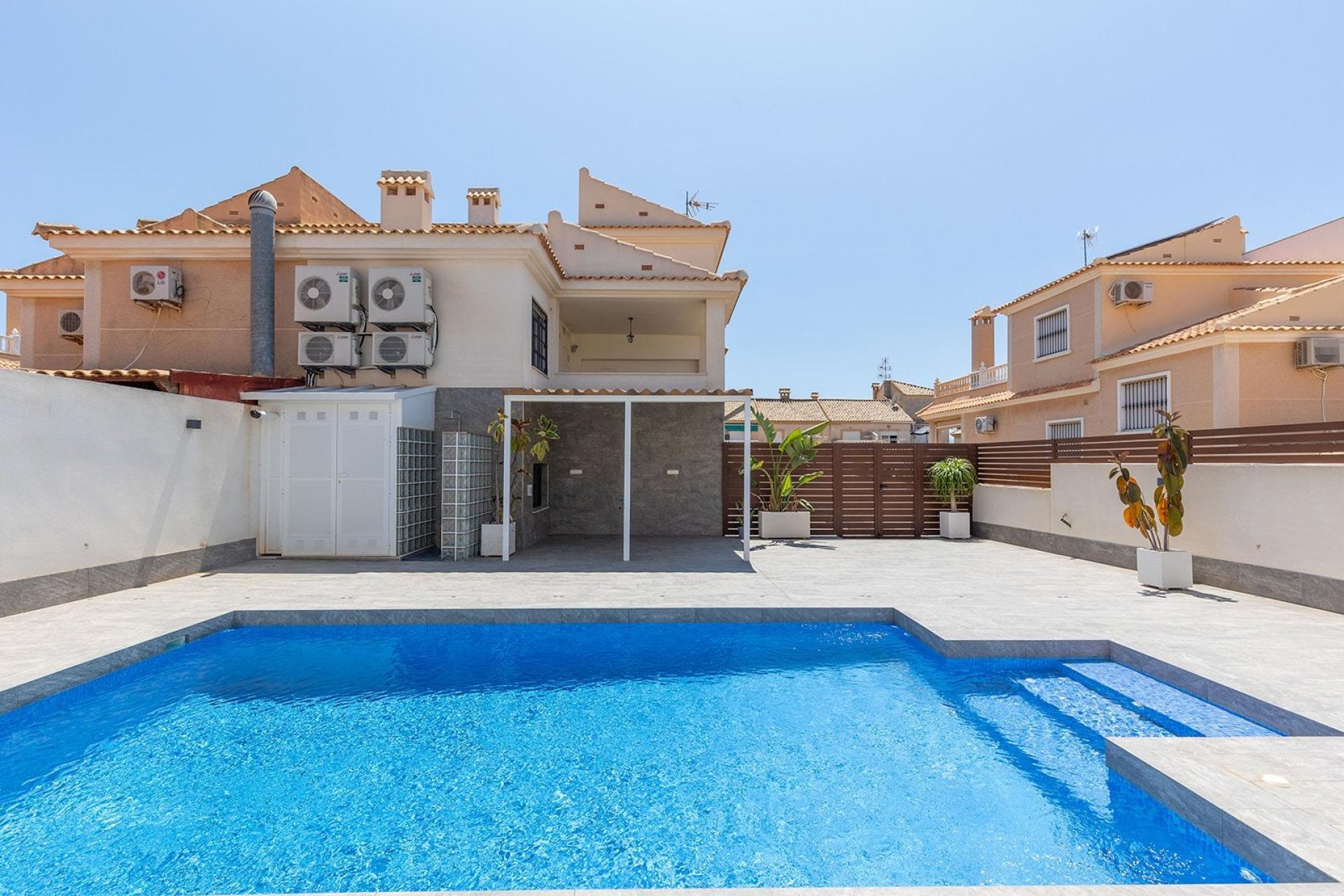 Resale - Villa -
Torrevieja - Aguas Nuevas
