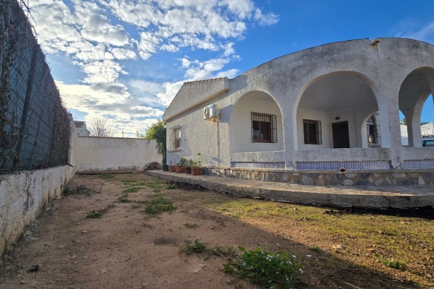 Resale - Villa -
Torrevieja - El Chaparal
