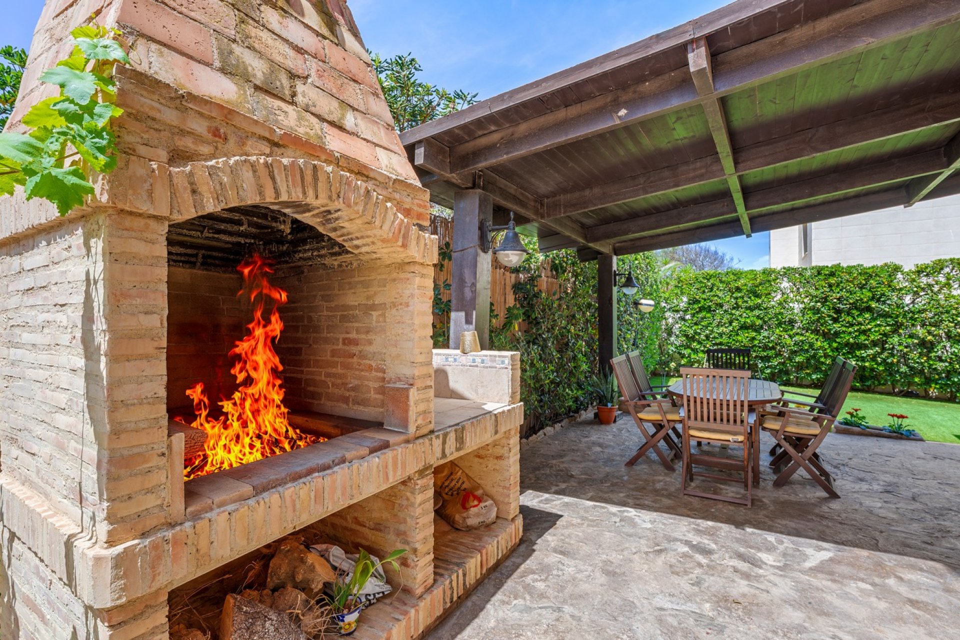 Resale - Villa -
Torrevieja - La Mata