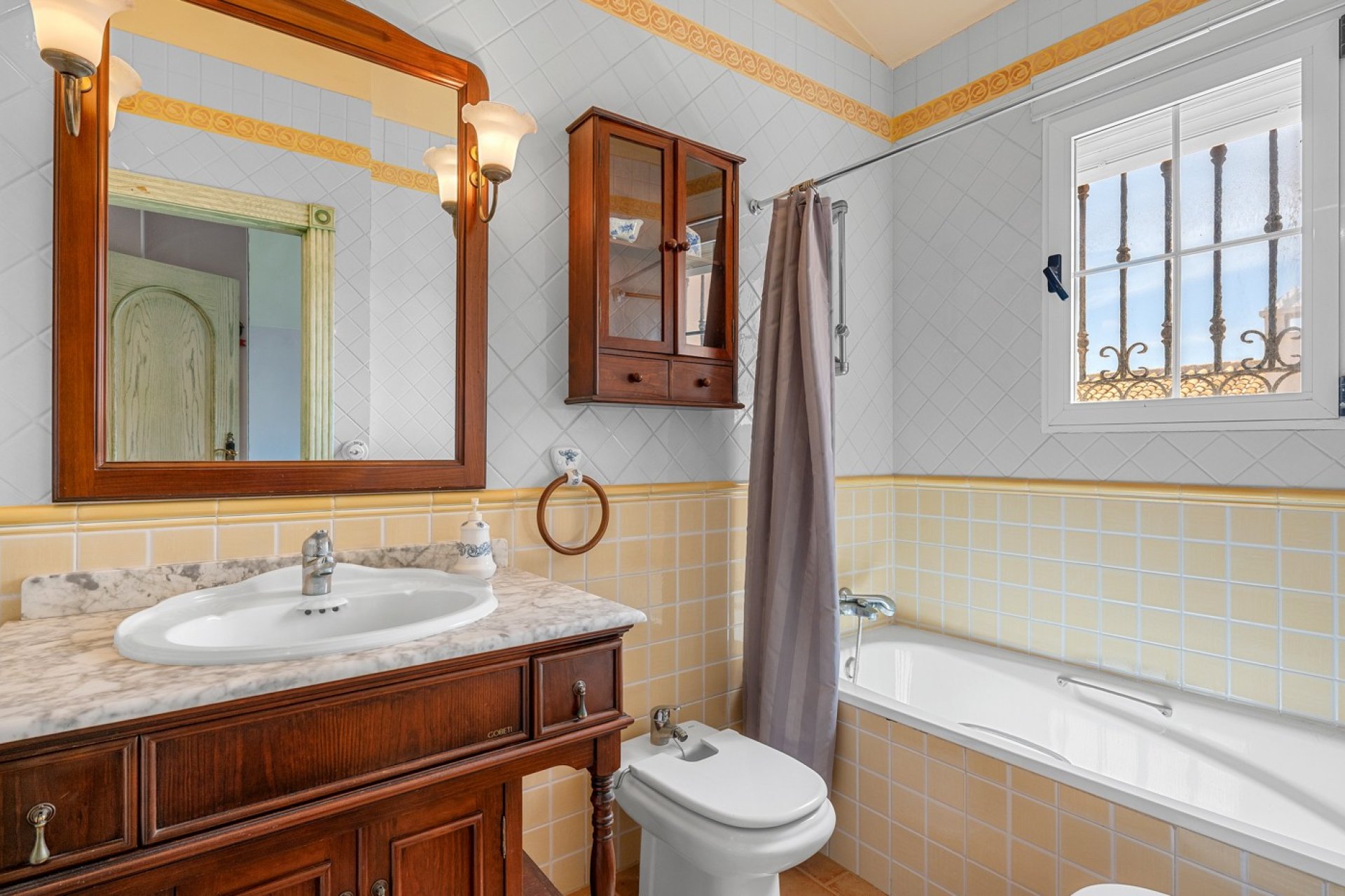 Resale - Villa -
Torrevieja - La Mata