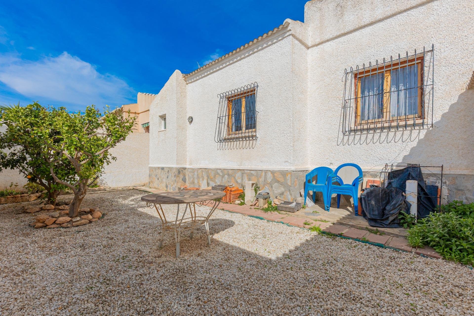Resale - Villa -
Torrevieja - La siesta