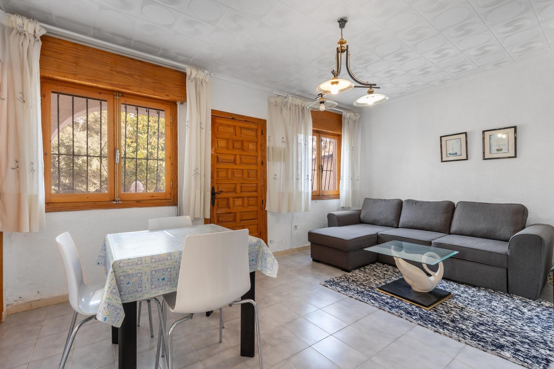 Resale - Villa -
Torrevieja - La siesta