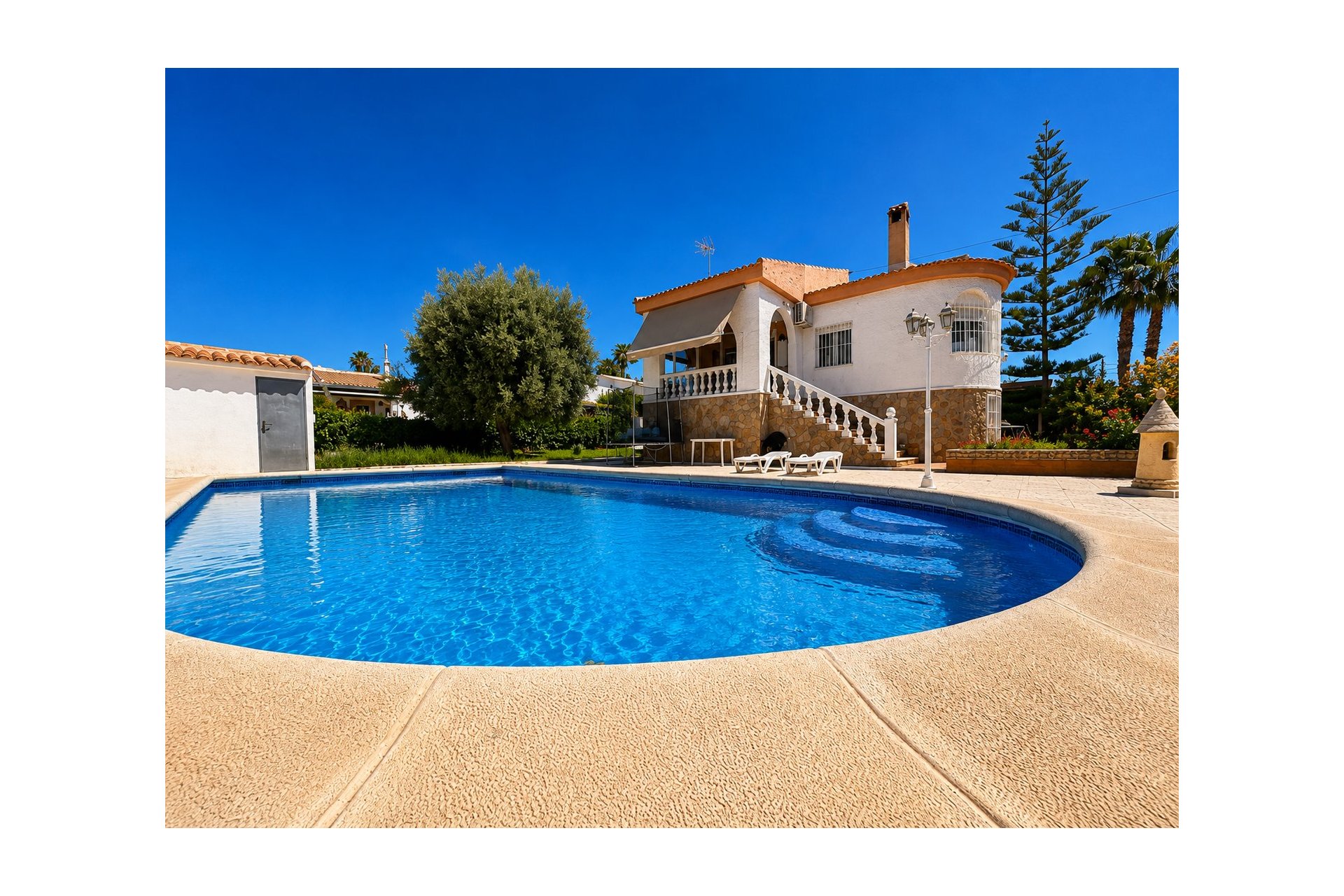 Resale - Villa -
Torrevieja - La siesta
