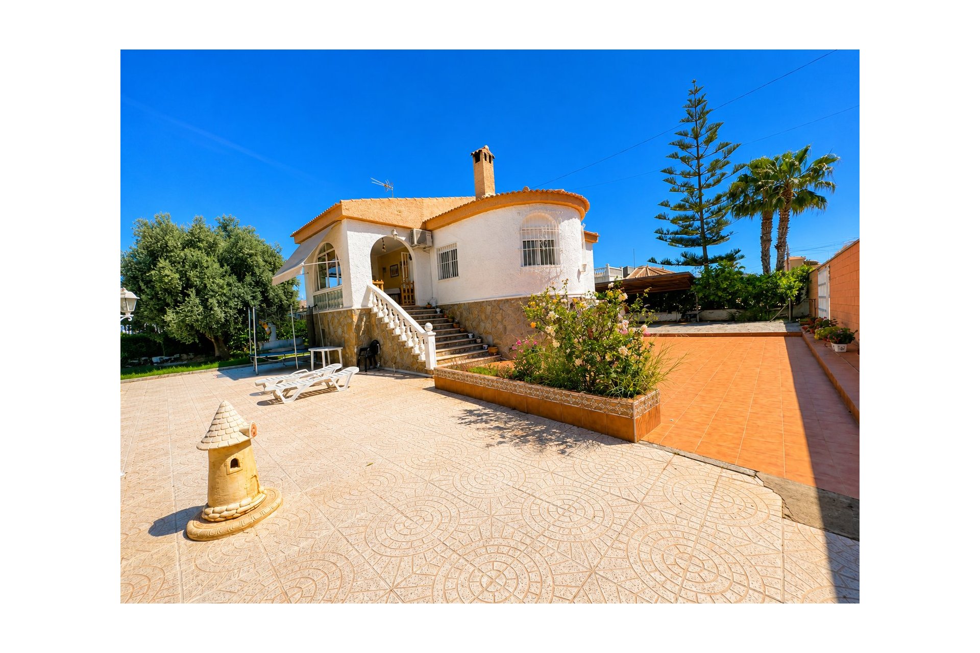 Resale - Villa -
Torrevieja - La siesta