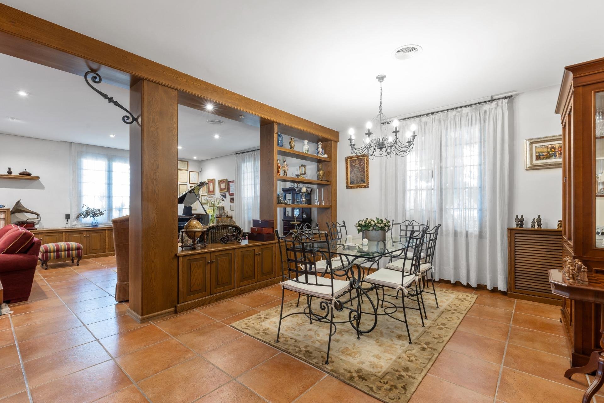 Resale - Villa -
Torrevieja - La veleta