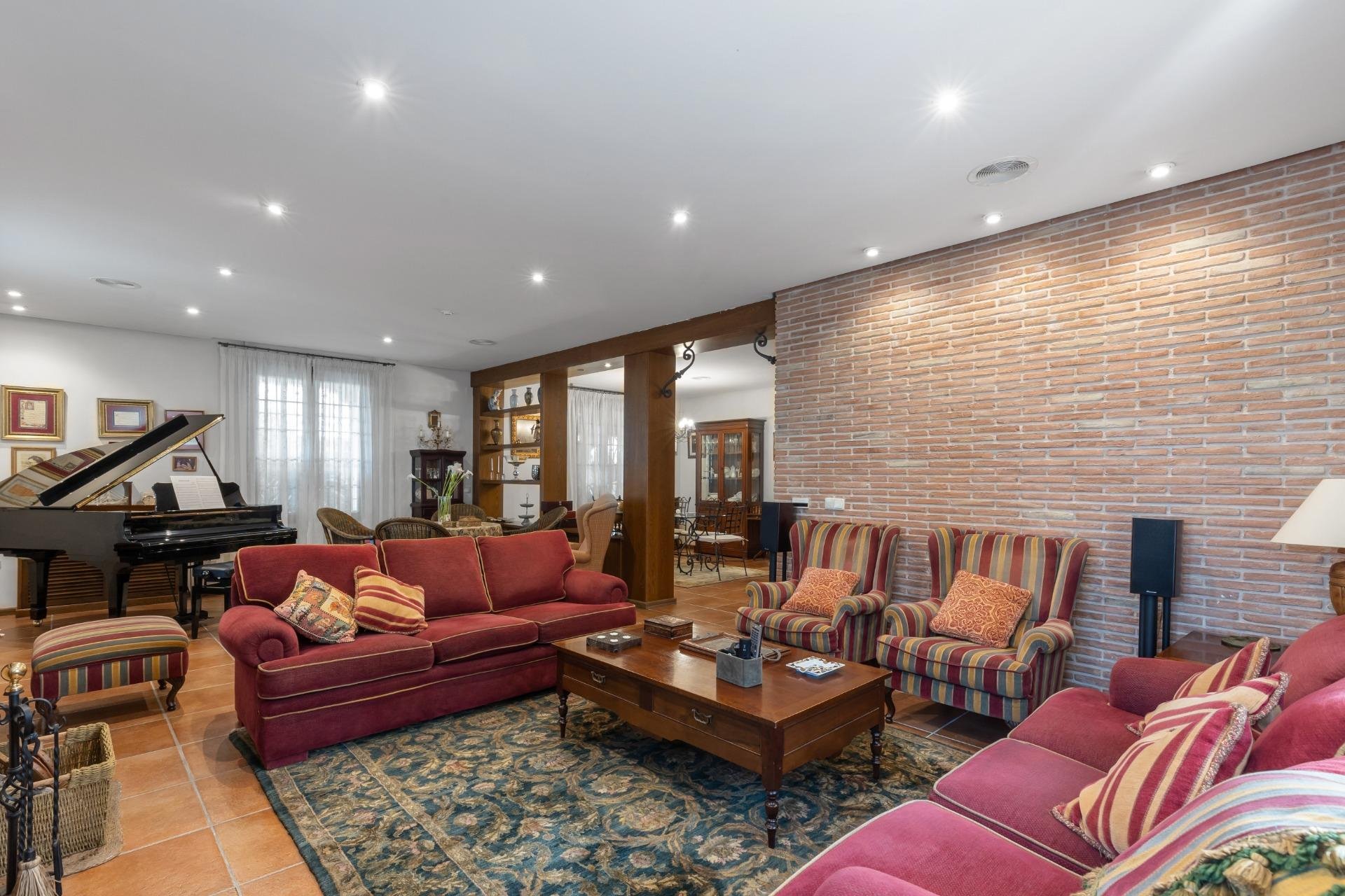 Resale - Villa -
Torrevieja - La veleta