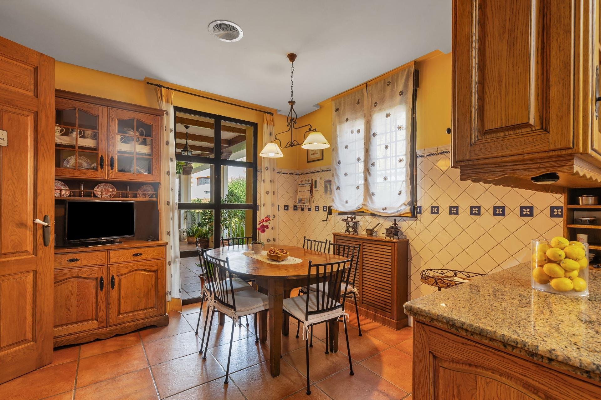 Resale - Villa -
Torrevieja - La veleta