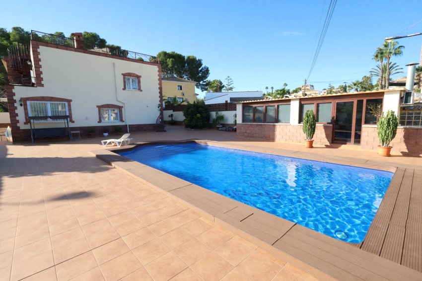 Resale - Villa -
Torrevieja - Los Balcones