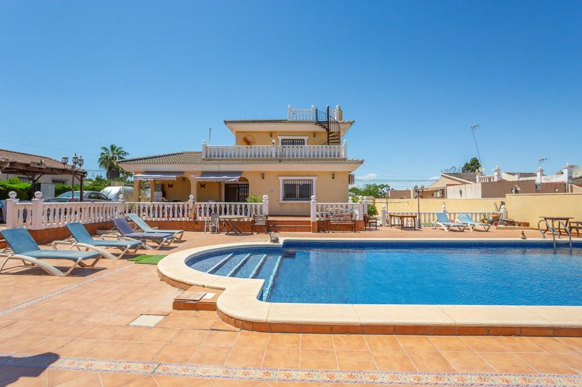 Resale - Villa -
Torrevieja - Los balcones