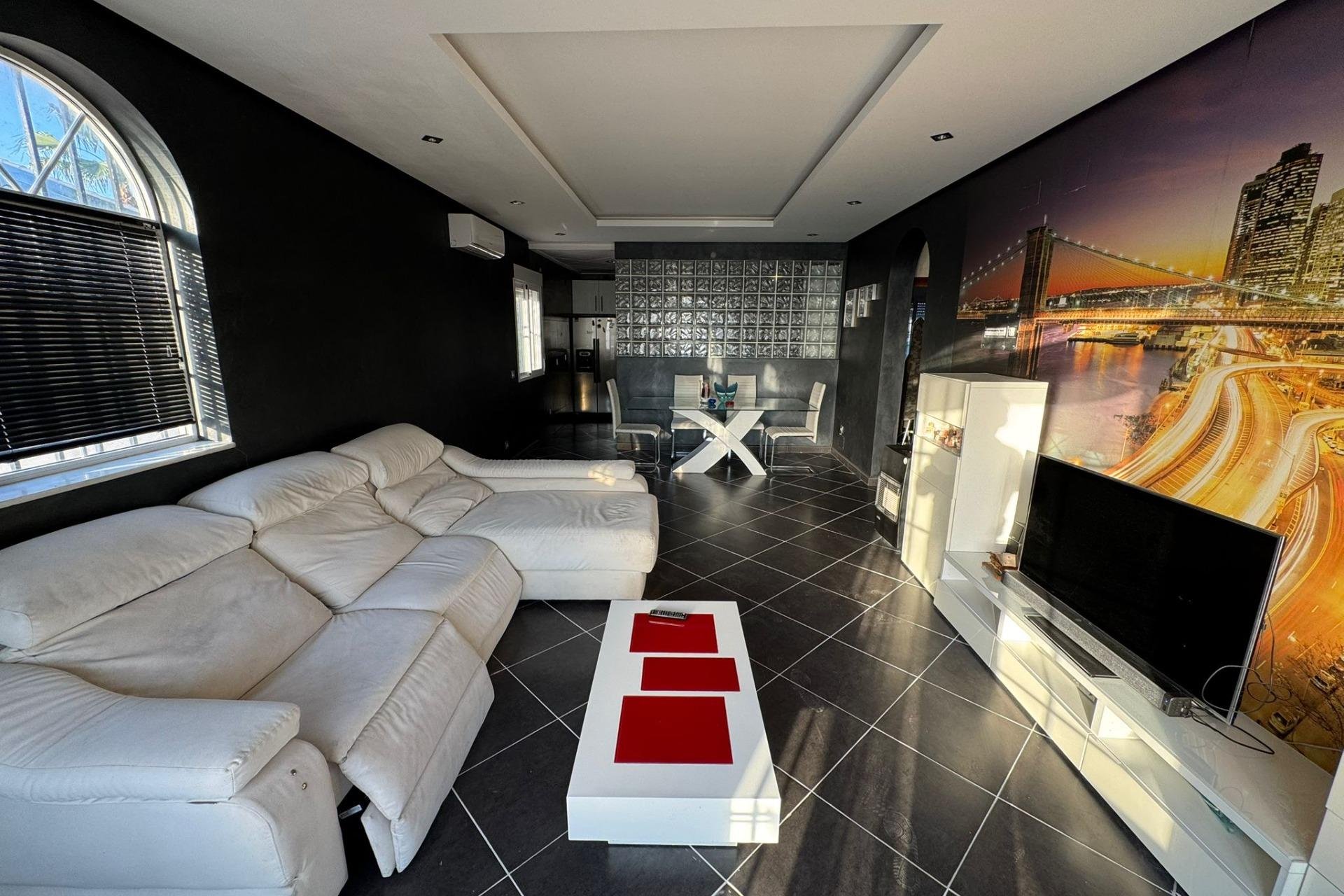 Resale - Villa -
Torrevieja - San luis