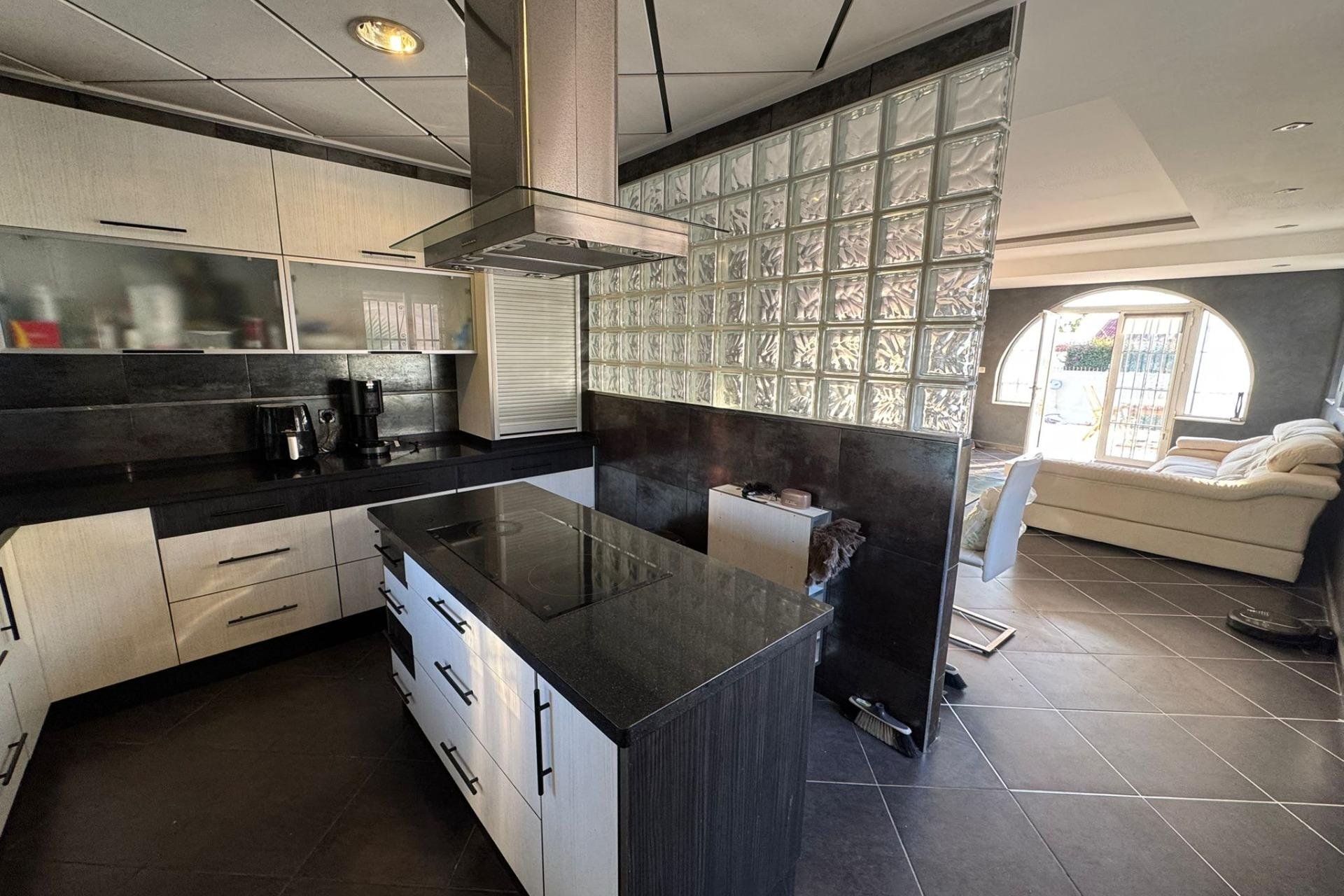 Resale - Villa -
Torrevieja - San luis