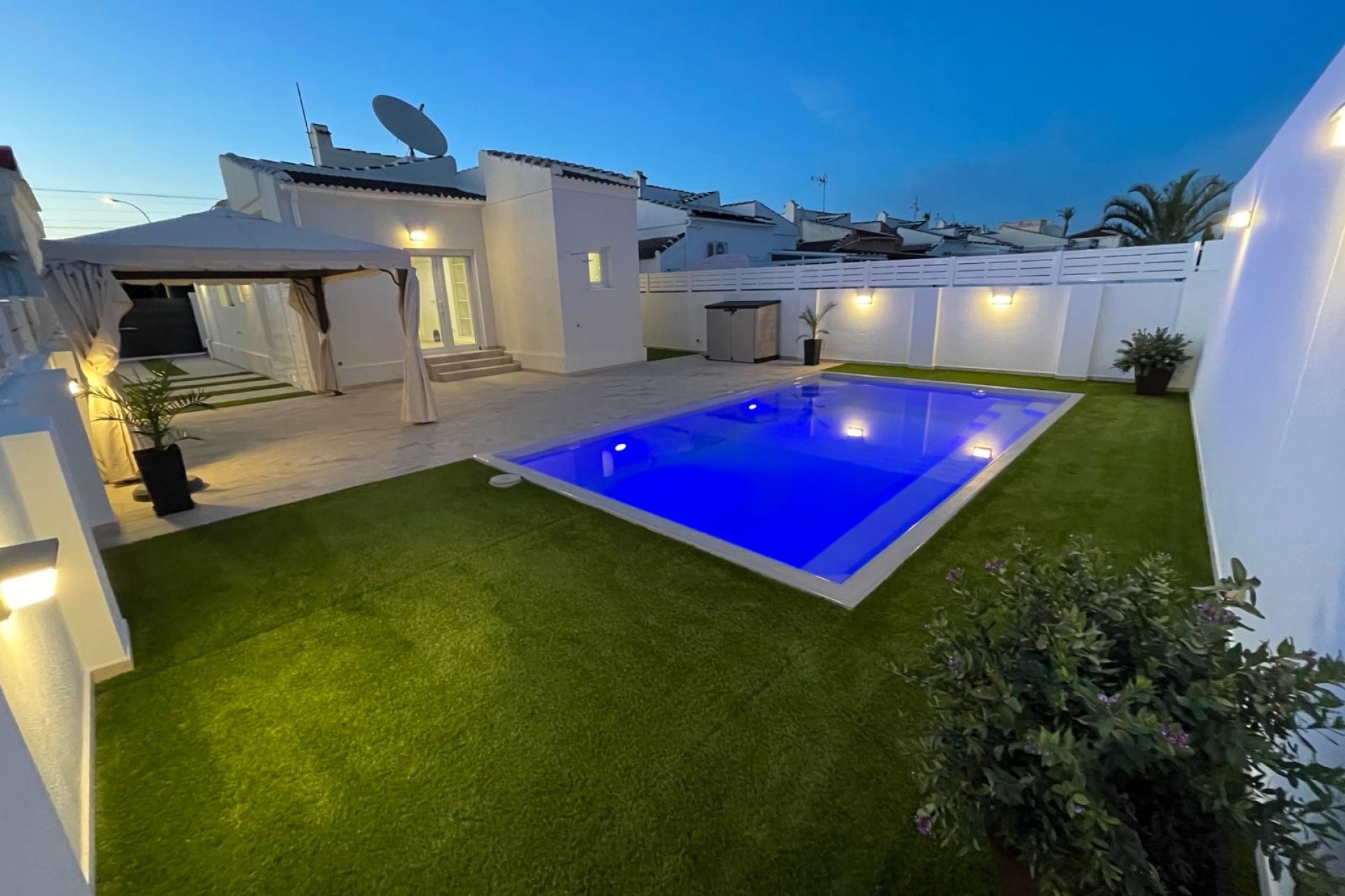 Resale - Villa -
Torrevieja - San luis