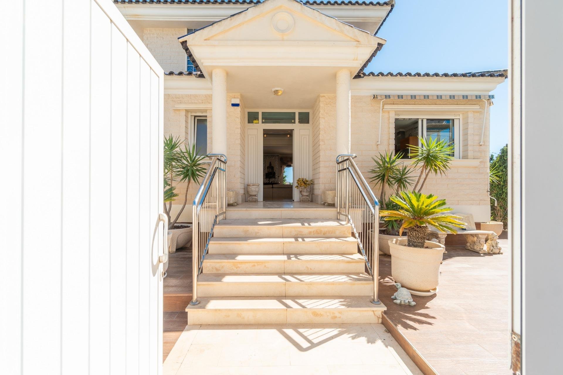 Resale - Villa -
Torrevieja - Torre la mata