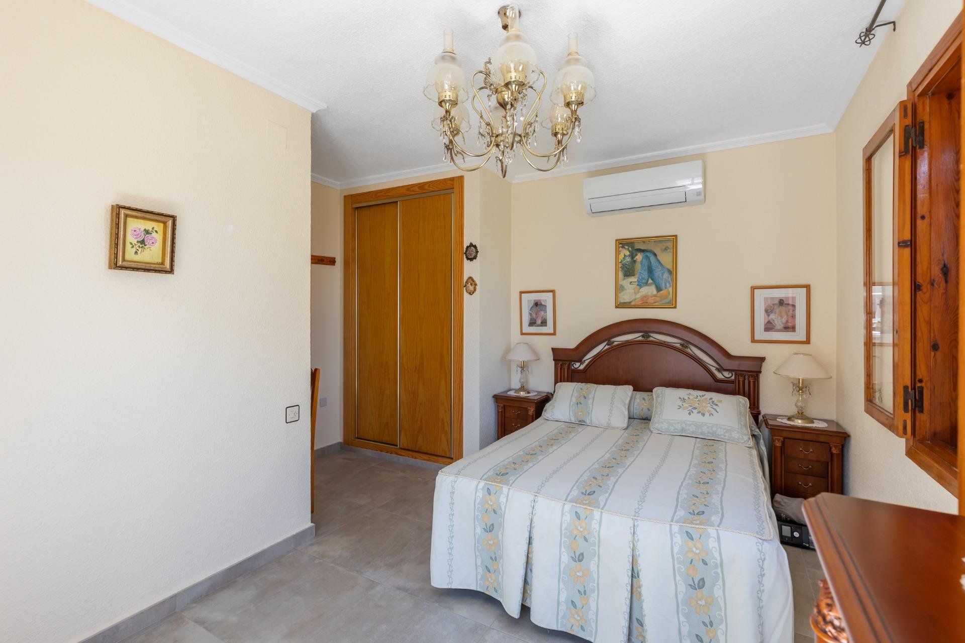 Resale - Villa -
Torrevieja - Torreblanca