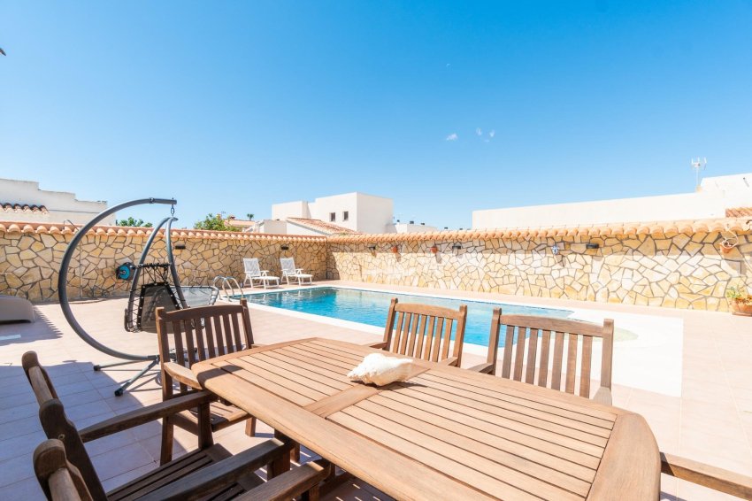 Resale - Villa -
Torrevieja - Torreta florida