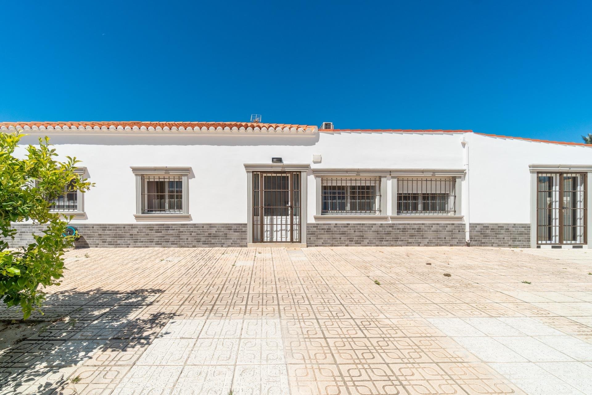 Resale - Villa -
Torrevieja - Torreta florida
