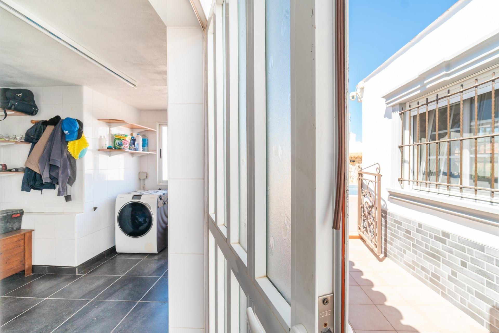 Resale - Villa -
Torrevieja - Torreta florida