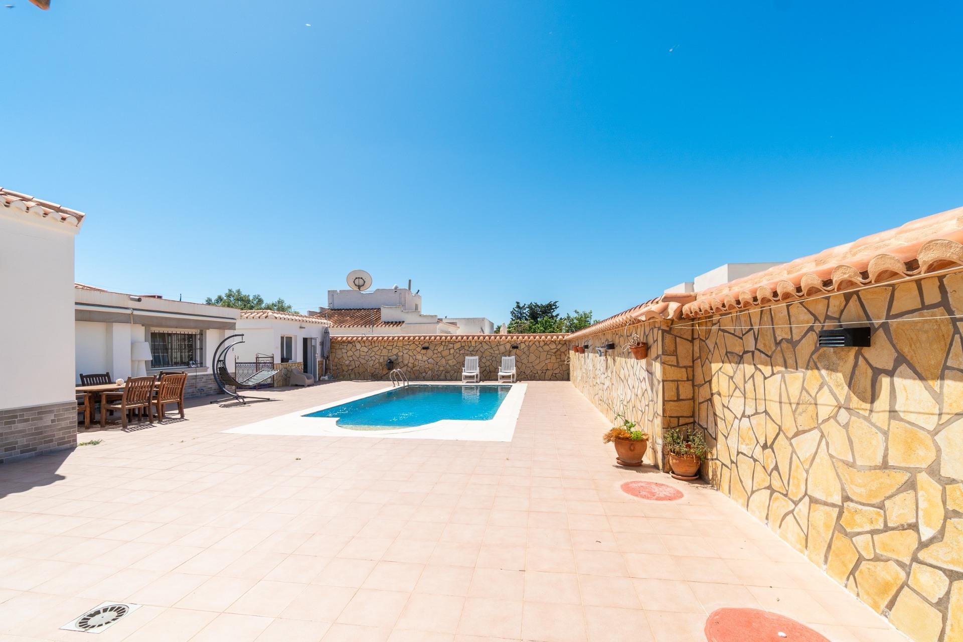 Resale - Villa -
Torrevieja - Torreta florida