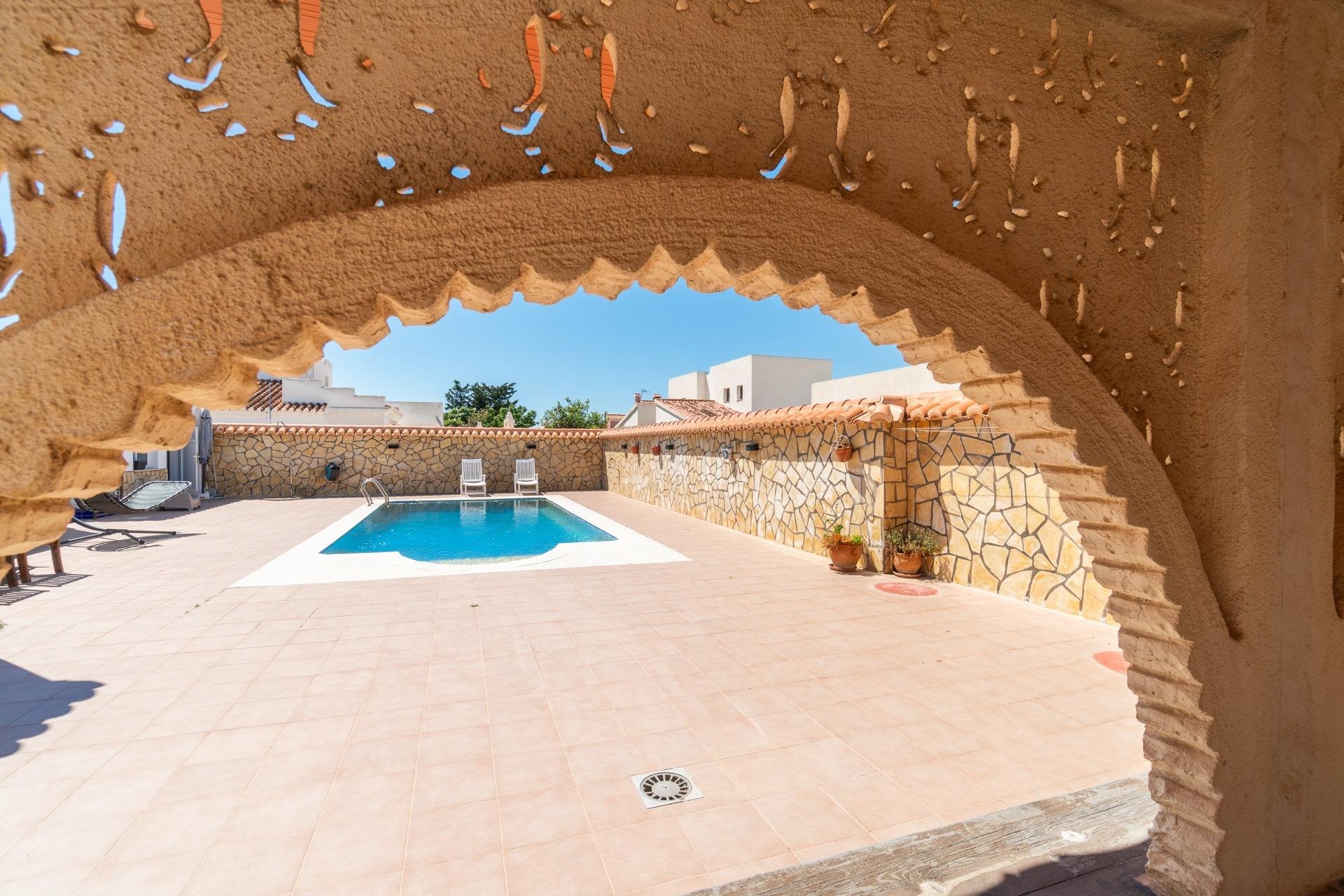 Resale - Villa -
Torrevieja - Torreta florida