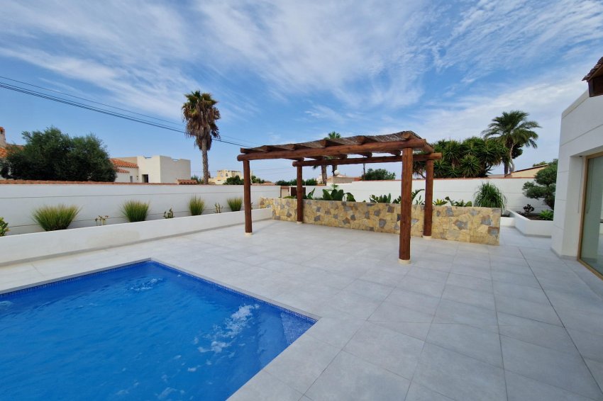 Resale - Villa -
Torrevieja - Torreta - florida