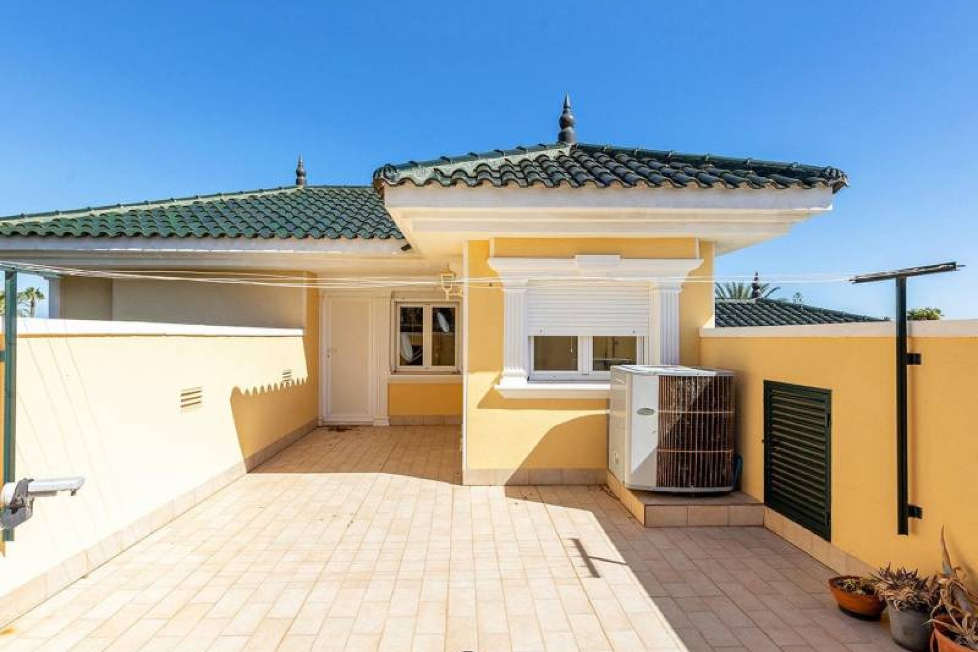 Resale - Villa -
Torrevieja - Torreta Florida