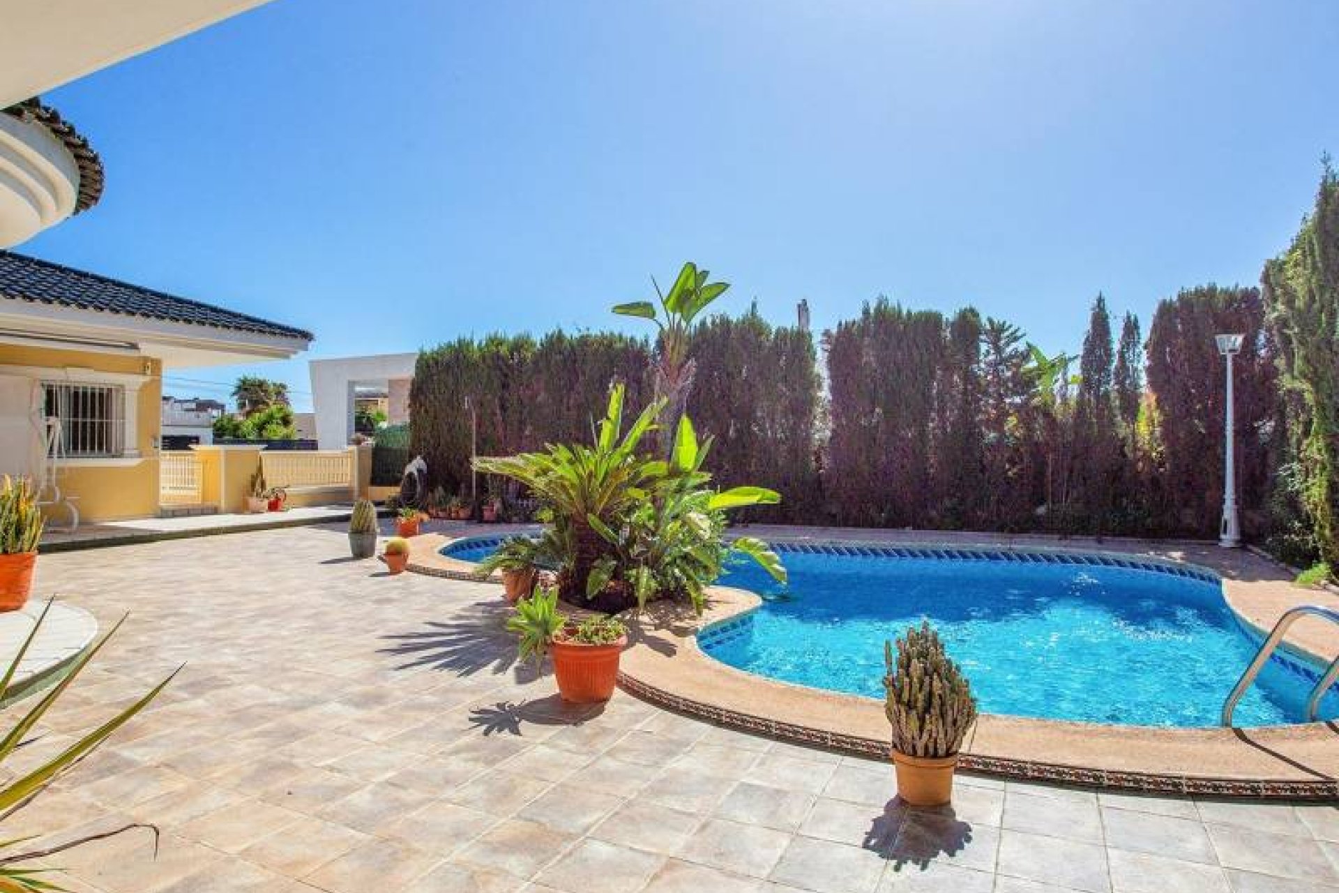 Resale - Villa -
Torrevieja - Torreta Florida