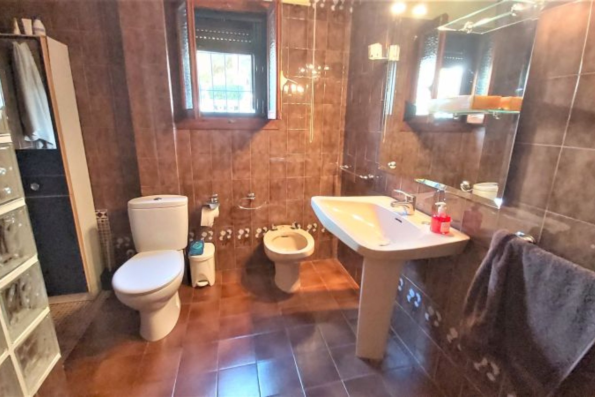 Resale - Villa -
Torrevieja