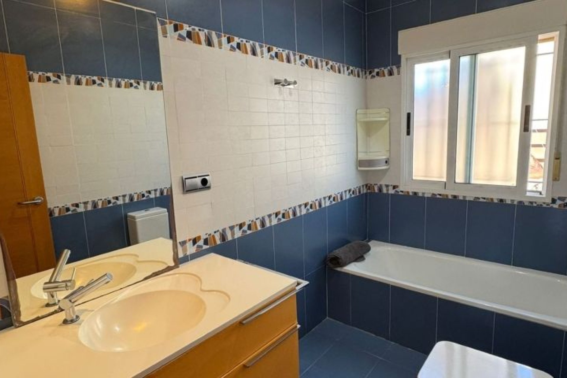 Resale - Villa -
Torrevieja