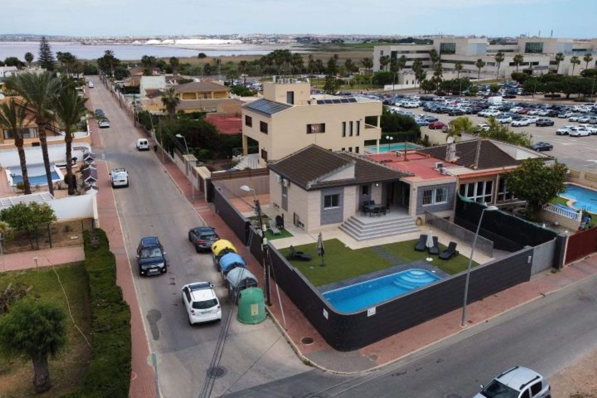 Resale - Villa -
Torrevieja