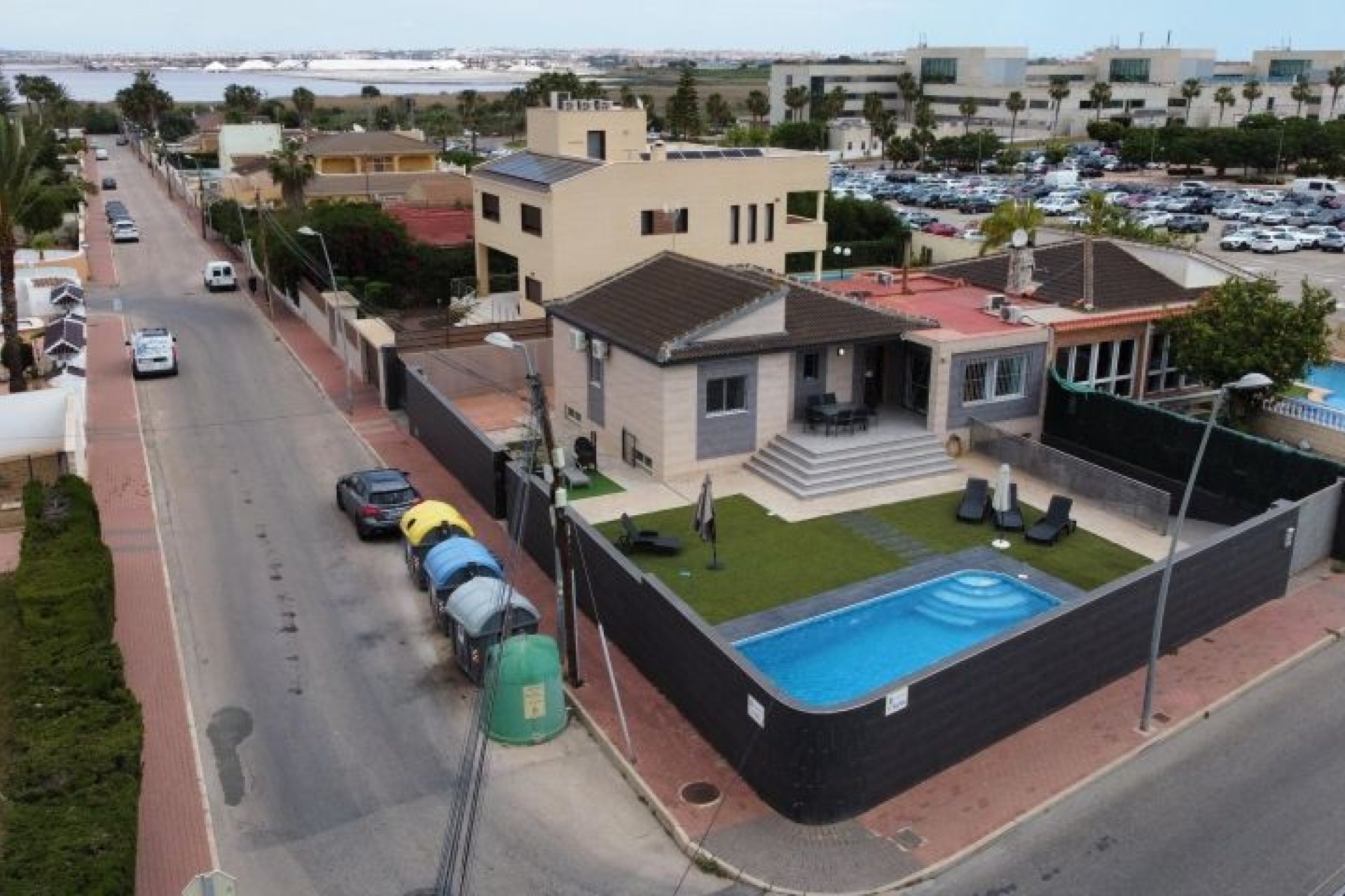 Resale - Villa -
Torrevieja