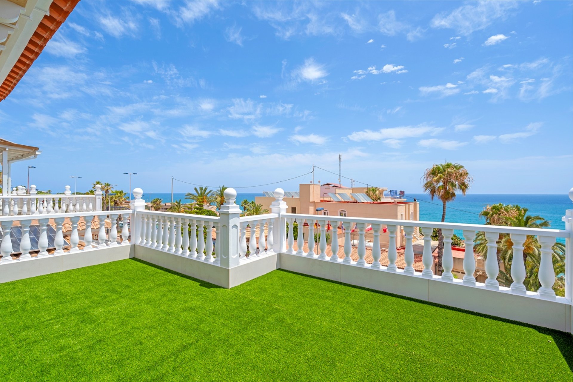 Resale - Villa -
Torrevieja
