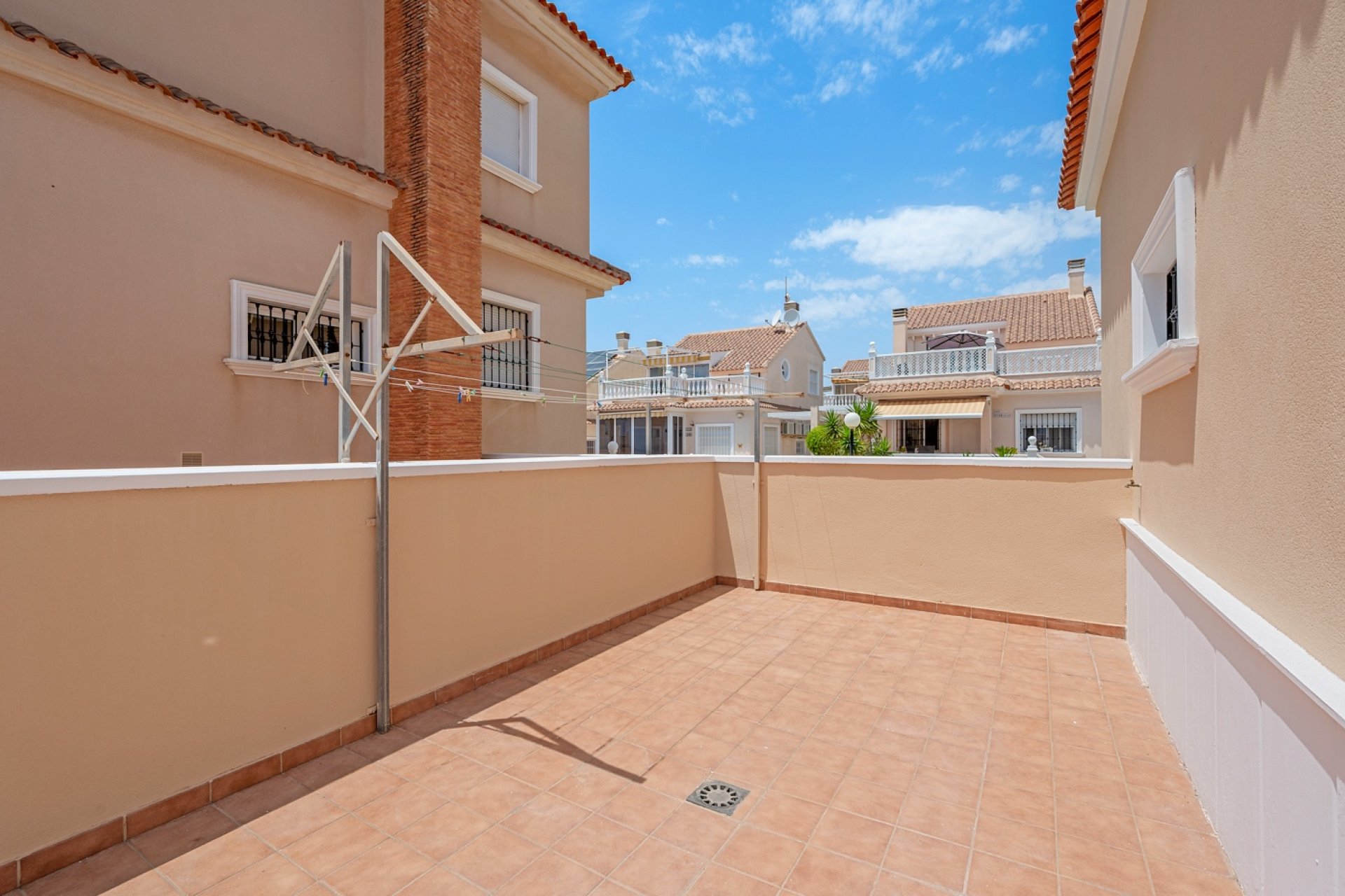 Resale - Villa -
Torrevieja