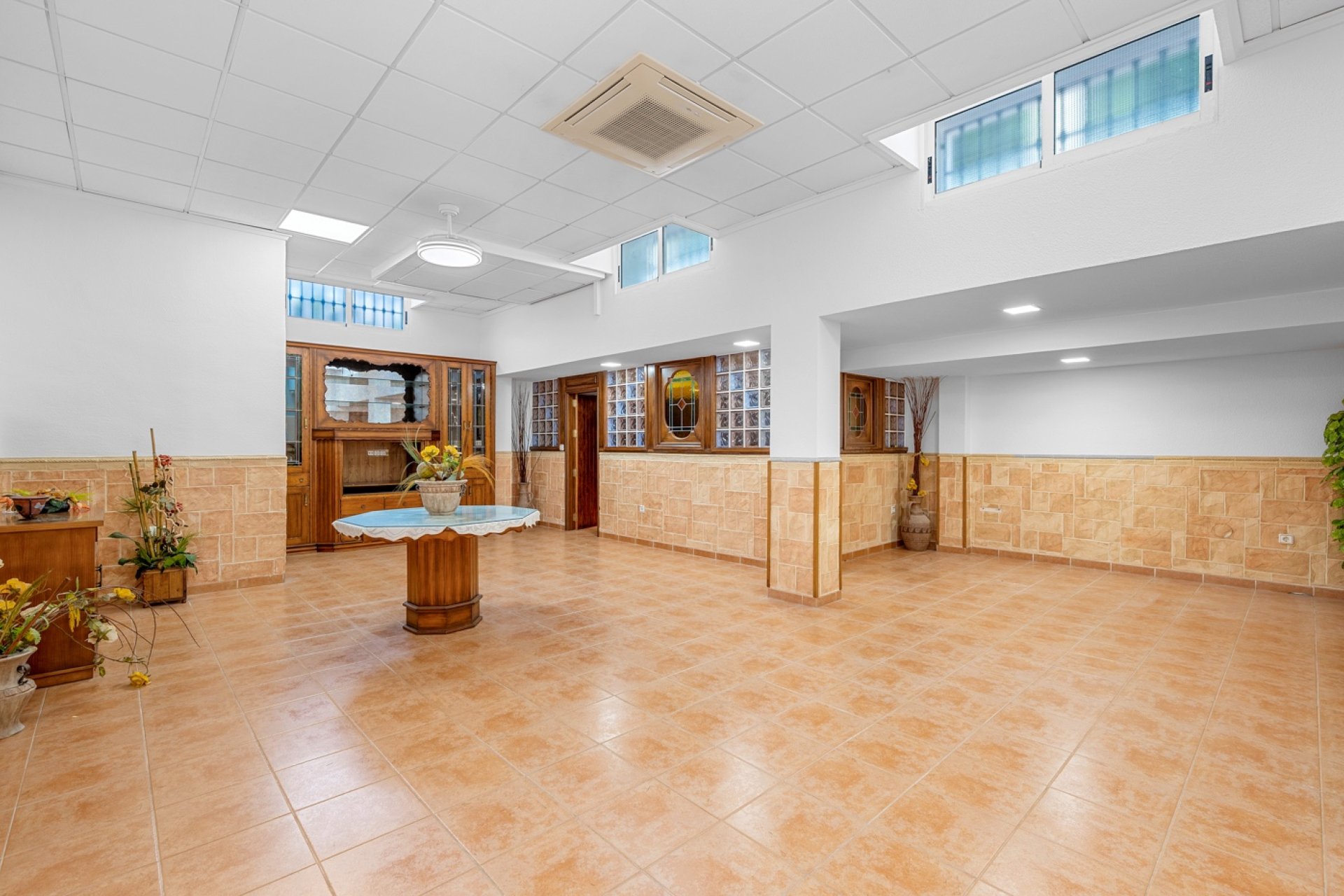 Resale - Villa -
Torrevieja