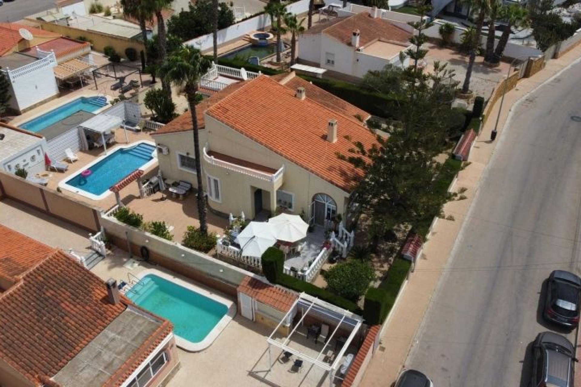 Resale - Villa -
Torrevieja