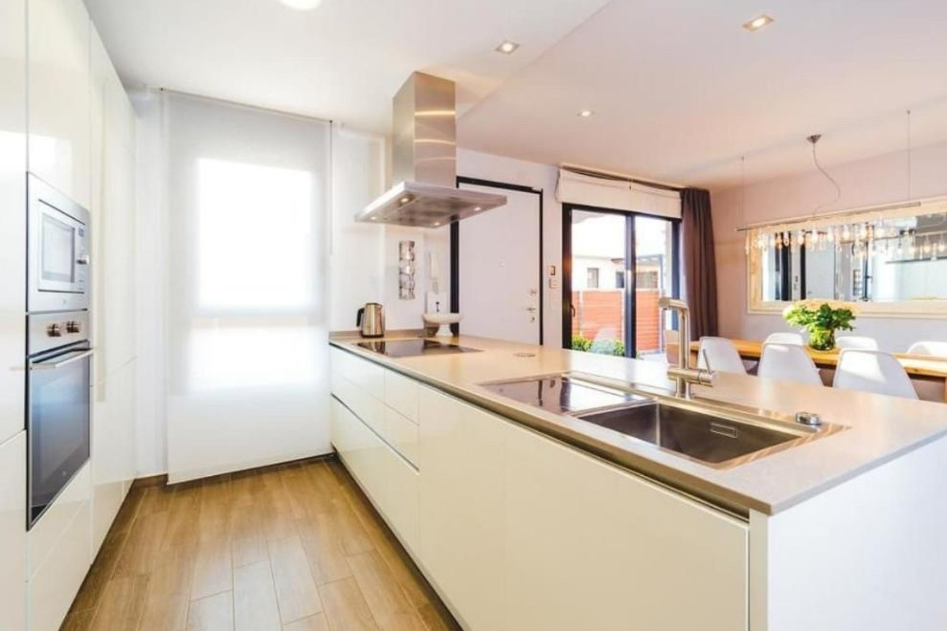 Resale - Villa -
Torrevieja