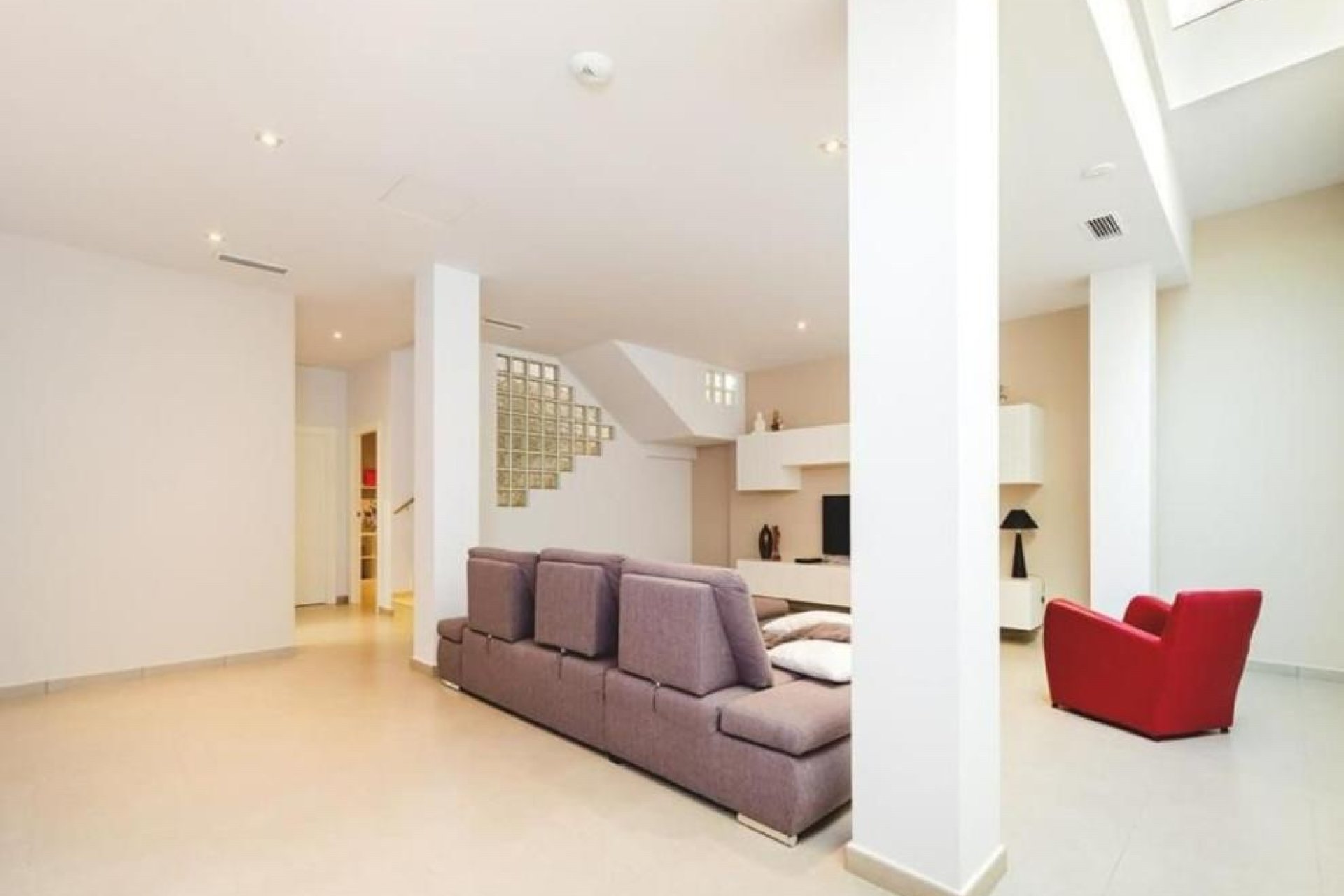 Resale - Villa -
Torrevieja
